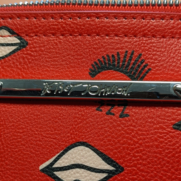 Betsey Johnson Red Lip and Eye Print Shoulder Bag - Picture 4 of 8